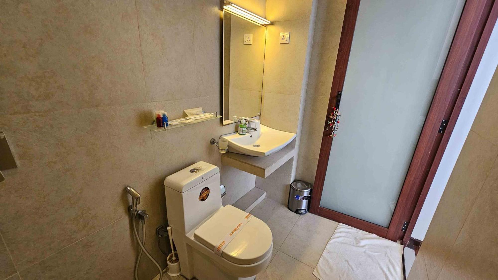 Lotus Colombo Guesthouse Екстериор снимка