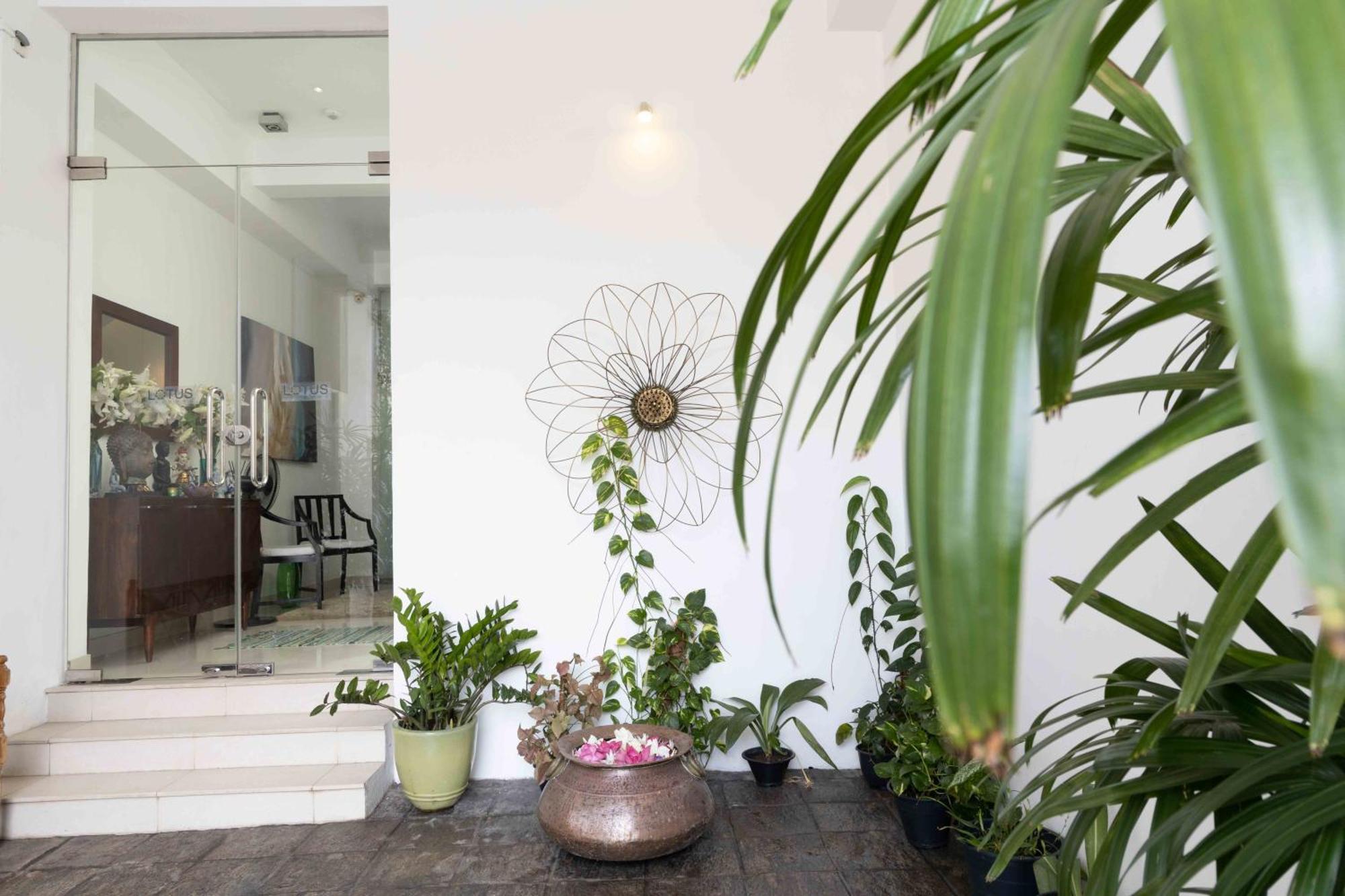 Lotus Colombo Guesthouse Екстериор снимка